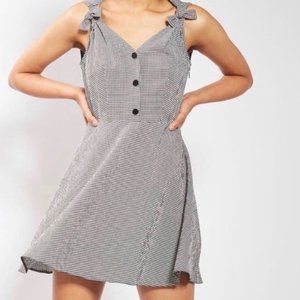 ✨HP✨TOPSHOP Gingham Bow Skater Sundress Black White